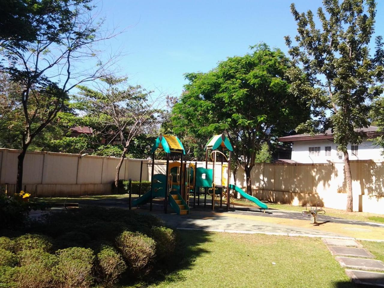 Cozy 2Br Staycation With Balcony Chateau Elysee For 4-6 Pax Paranaque City Exteriör bild